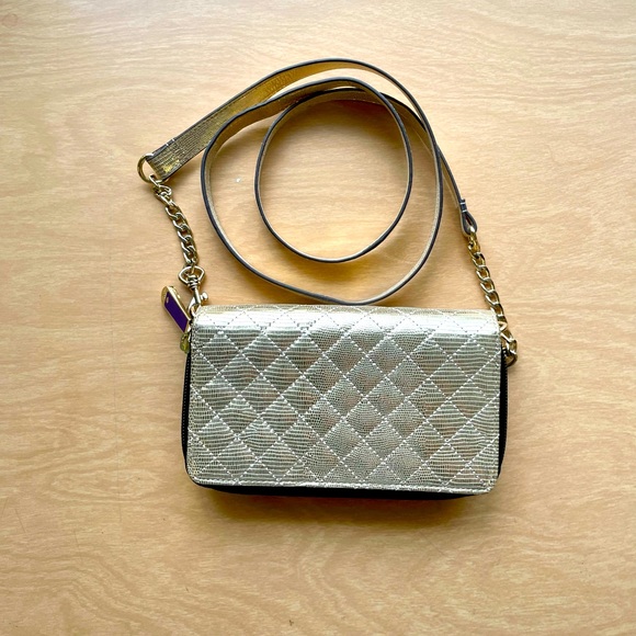 JUICY COUTURE Gold Quilted Clutch - Picture 3 of 8